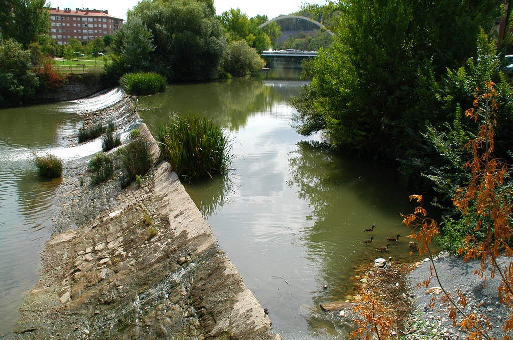 Presa y puente de Oblatas by Rafael Barrio Goñi