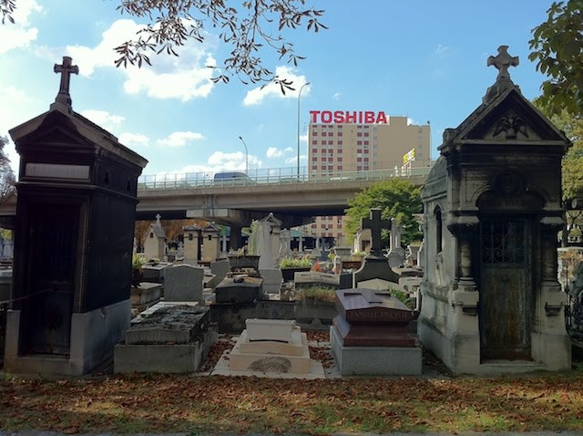 Cimetière des Batignolles by Joel Carnat