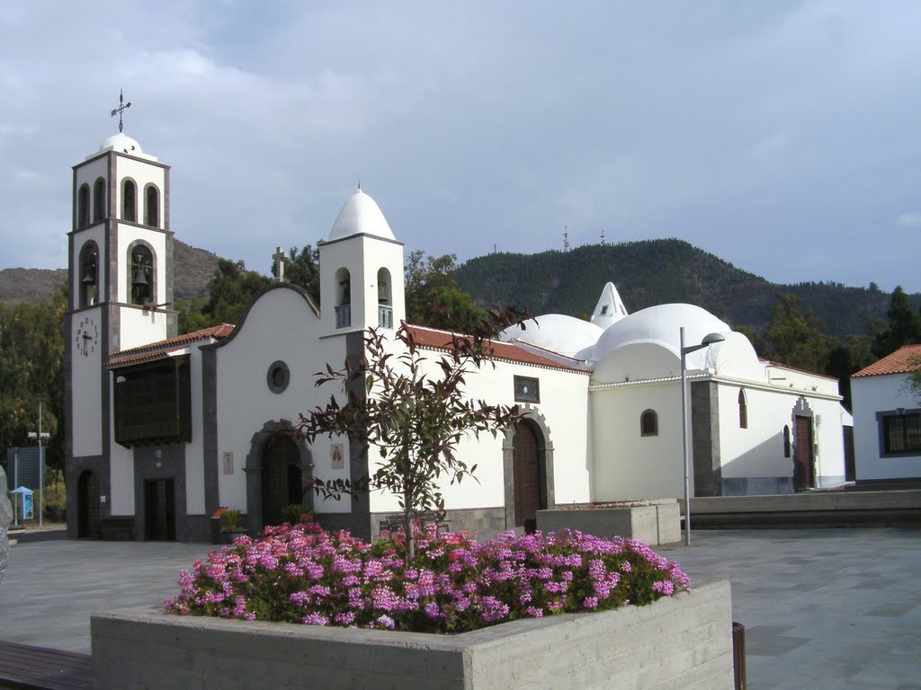 San Fernando Rey en Santiago del Teide by Peter Esser