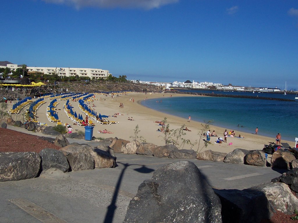 PLAYA DORADA by silvia cueto noriega