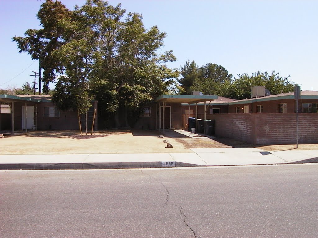 854 & 858 West Milling St, Lancaster, CA 93534 by RedRover