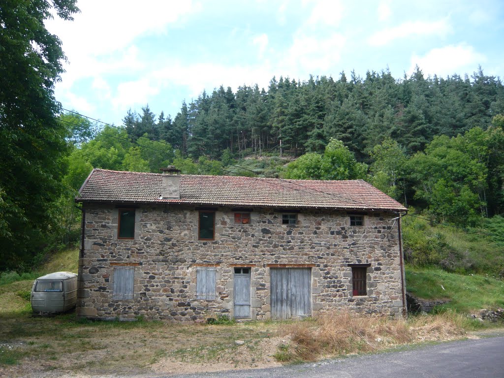 Vieille ferme à Bois Lantal, commune de Chanéac (Ardèche) by Arnaud-Victor Monteux