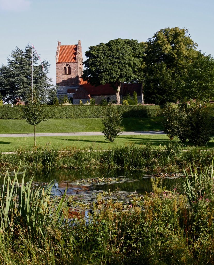 Vallensbæk Church by Benjamin Buemann