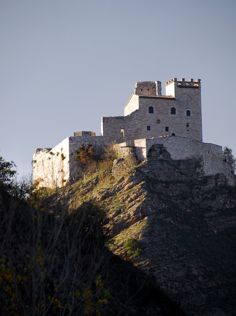 Rocca dei Varano by Gino Romiti