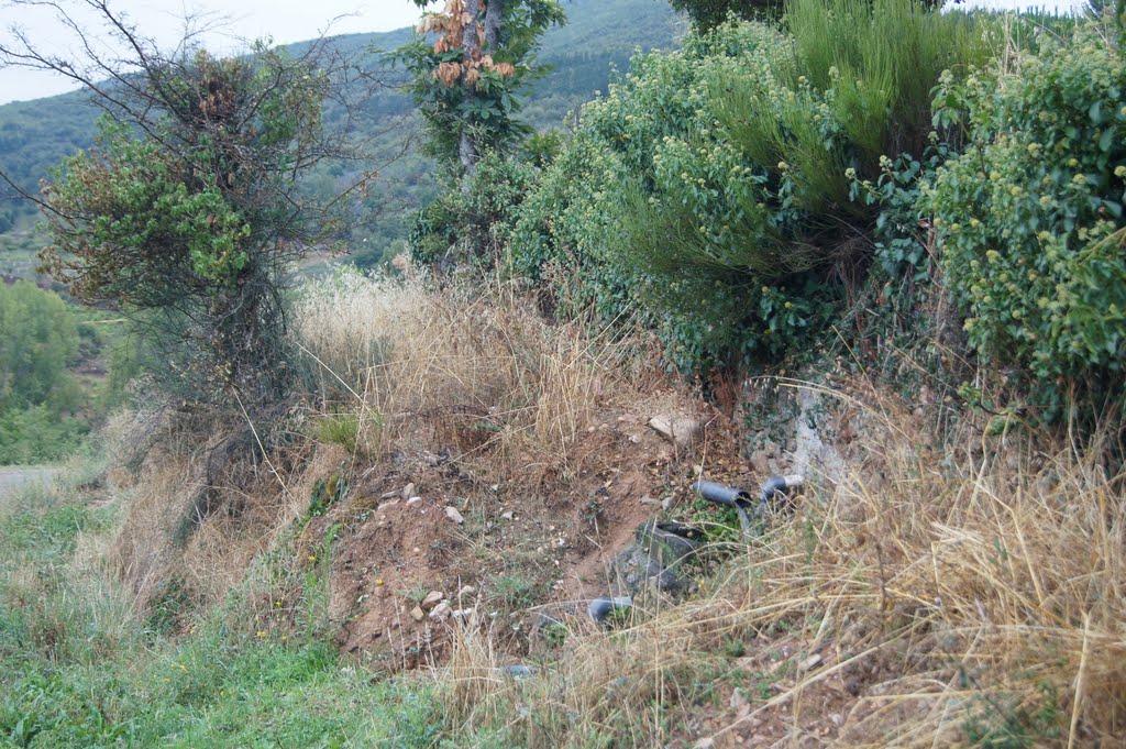 Ruta: Ponferrada a Paradasolana. Otra fuente a la salida de Onamio. by Hikergoer