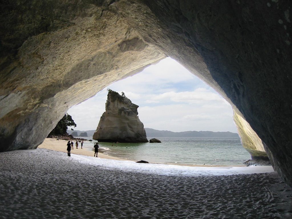 Cathedral Cove by FrontRunner