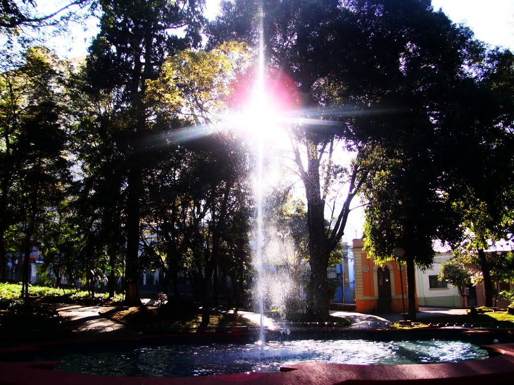 Nascer do Sol, chafariz da Praça da Catedral, São Carlos-SP by Niels A Sørensen