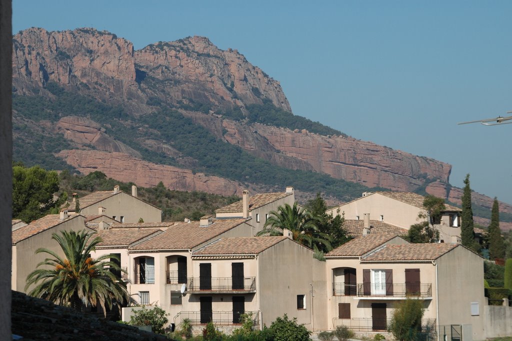 Rocquebrune-sur-Argens, vue du village by Olav Haslemo