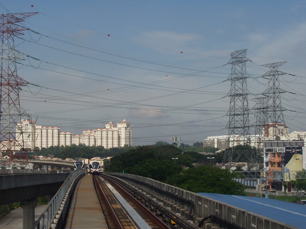 The train arrival in Kelana Jaya by Nicchio