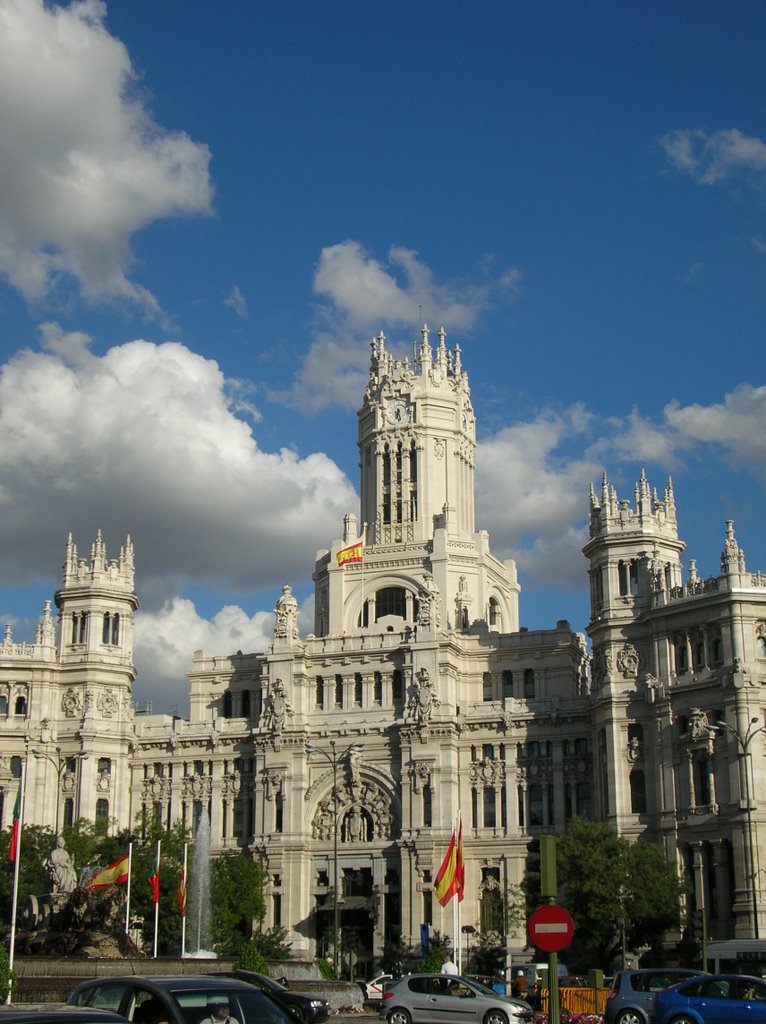 Plaza Cibeles by Manuel Ruiz