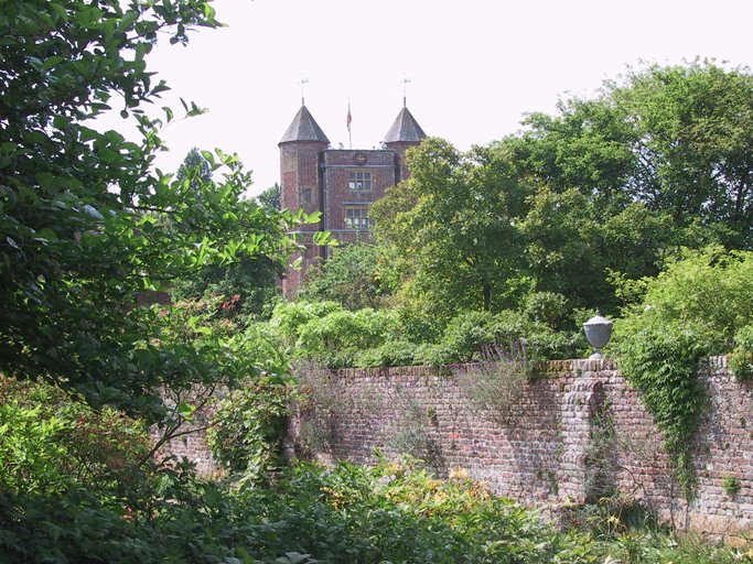 Sissinghurst (2007) by jk1812