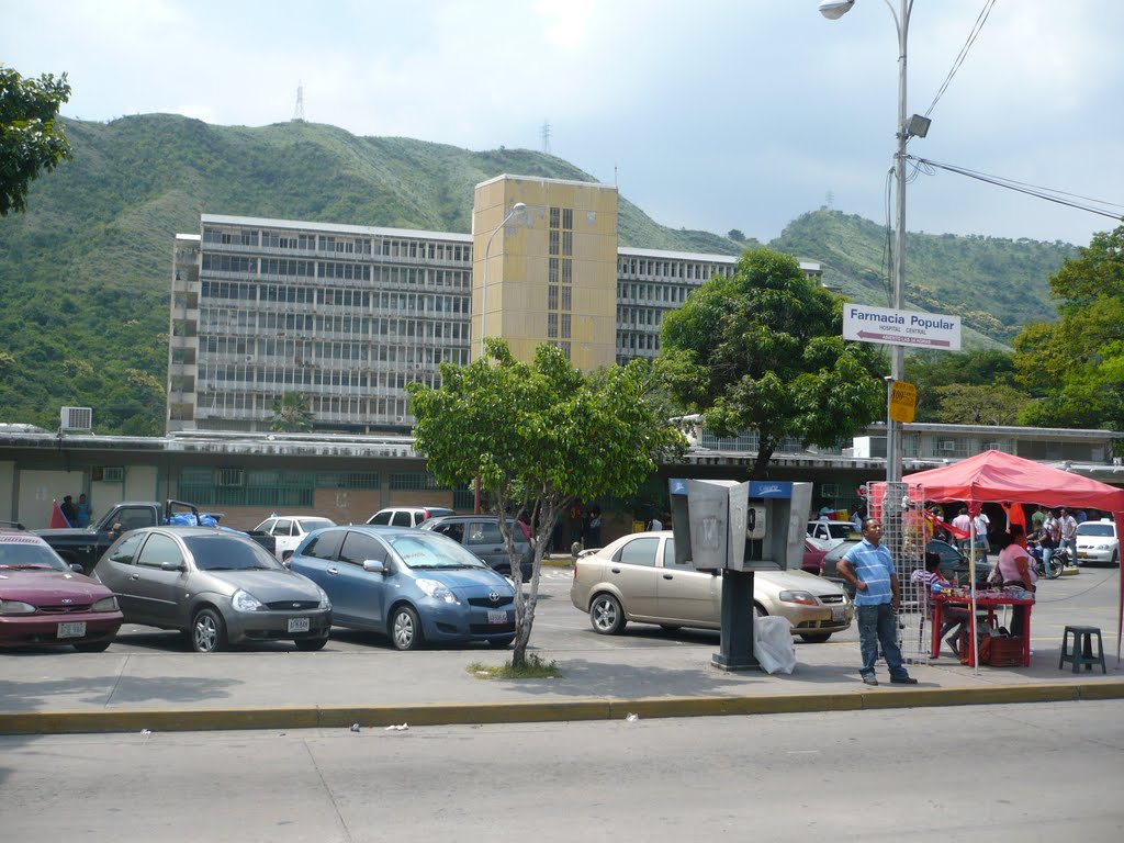 Maracay - Hospital Central de Maracay (vista 3). by Terenzio-Soldovieri-C