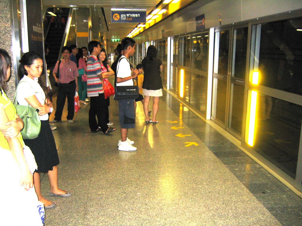 Subway Station Underground (Bangkok) by Ted Teddy