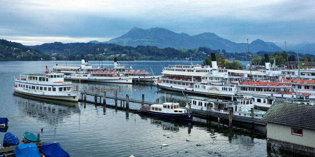 Harbour View@Lake Luzern_30 Sep 2007 by Tony Y.J. Chou