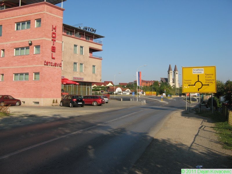 Banja Luka, hotel Ćetojević, Katedrala, kružni tok fontana by de8j8a