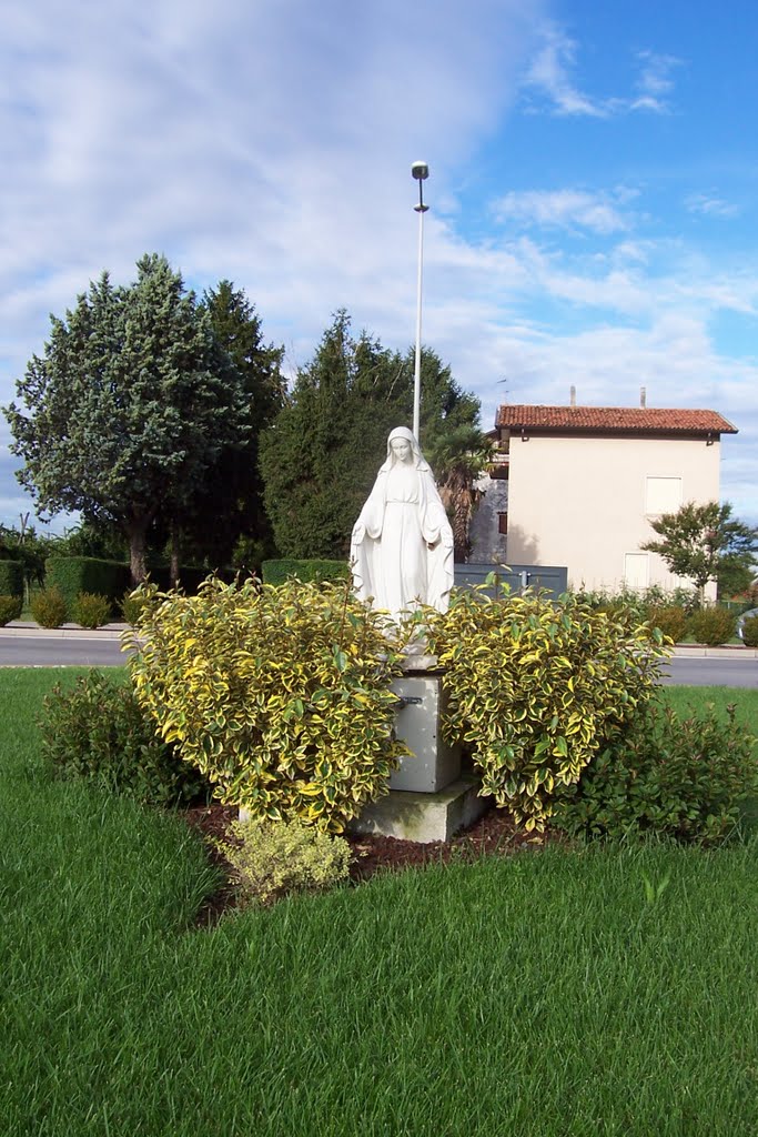 Madonnina nella rotonda by lino fornaini