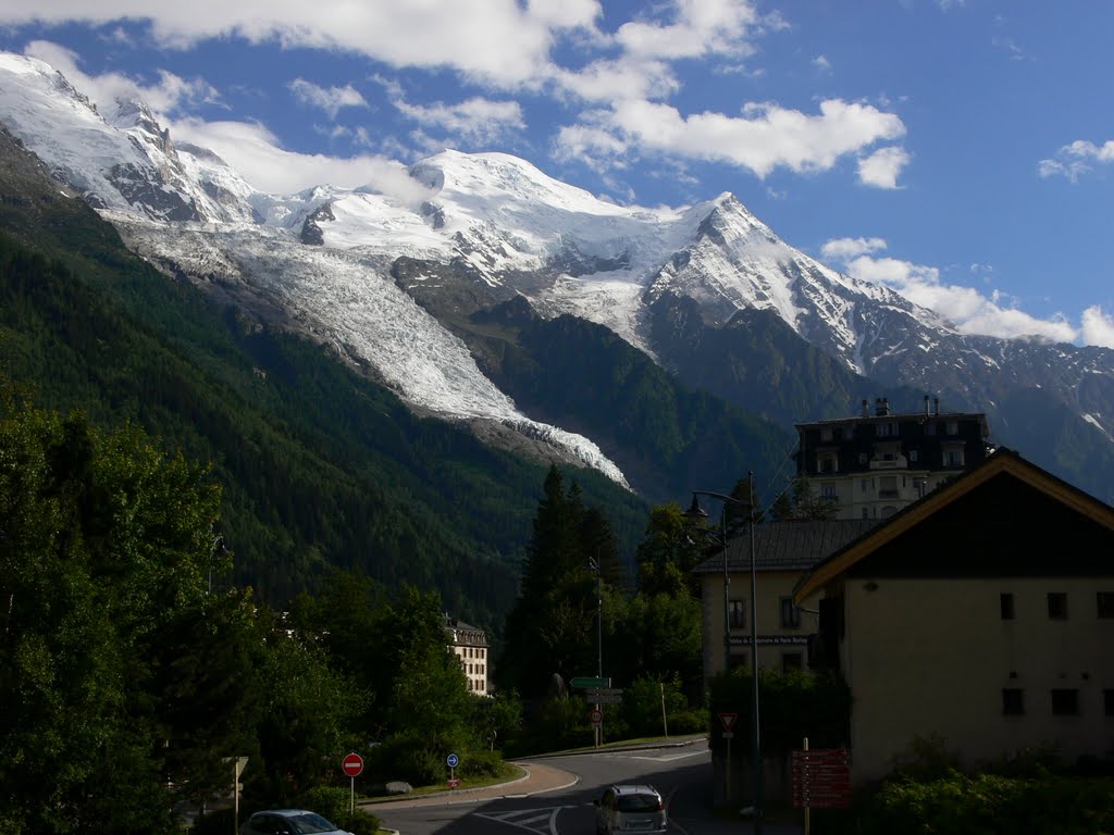 Chamonix (Haute-Savoie) by Naru Kenji