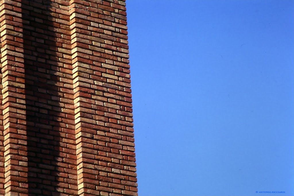 Particolare del campanile della chiesa by ©Antonio Ricciardi