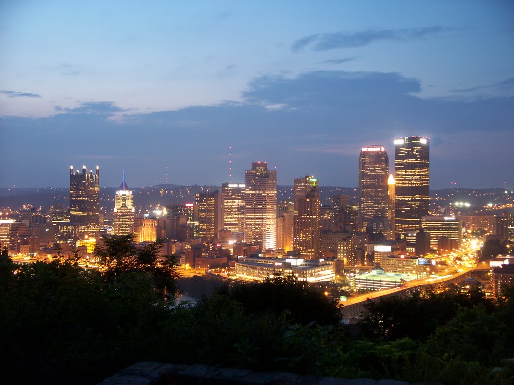 Pittsburgh from Grandview Park by rcmori