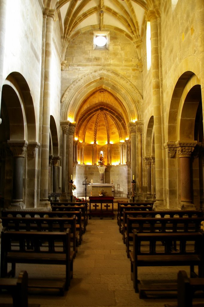 Colegiata de Arbas, Arbas, León by Antonio Alba