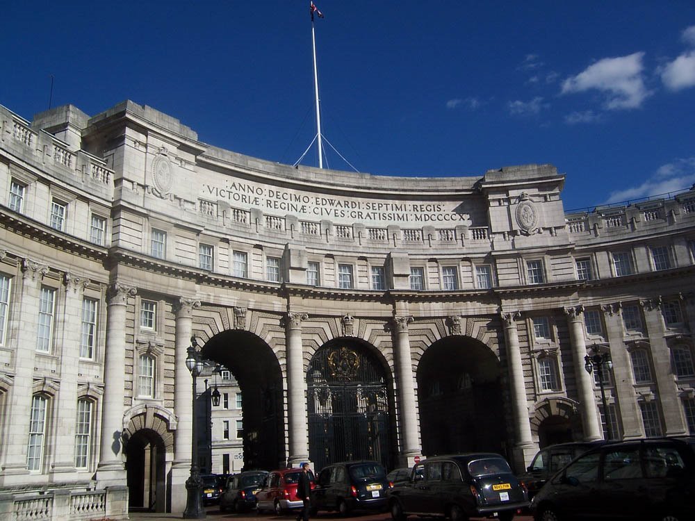 Admiralty Arch by Isaac Lozano Rey