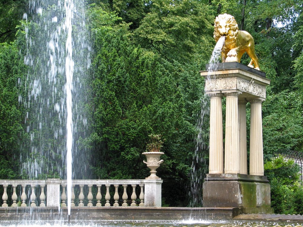 Löwenfontäne im Schlosspark Glienicke by © R.Möhler