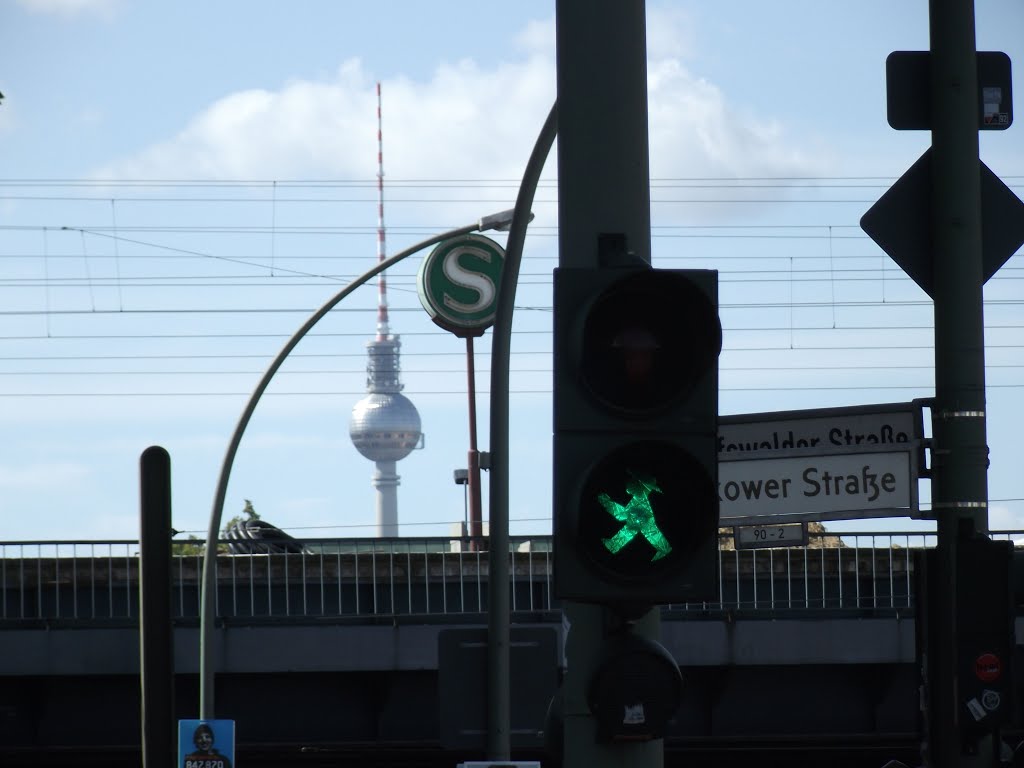 Ampelmann @ Storkower Strasse by Wyksztalciuch