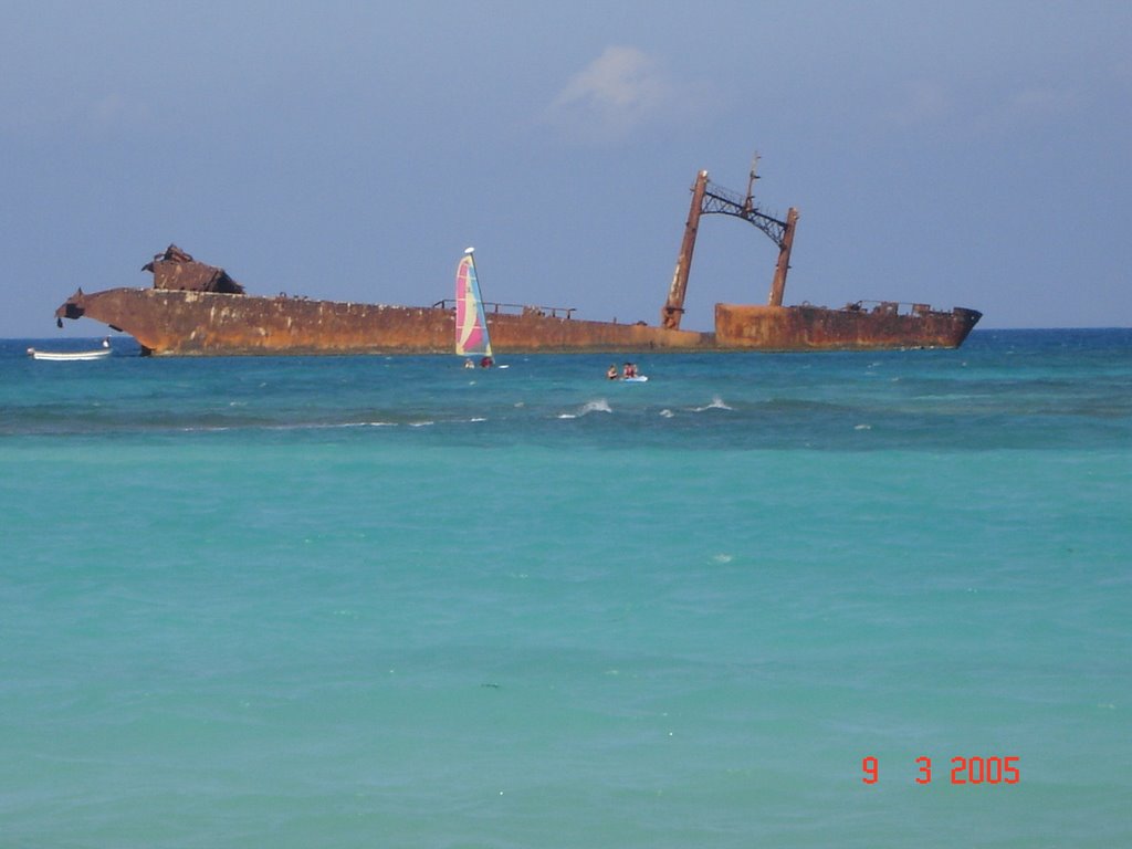 Barco ao Largo by capitaoroby