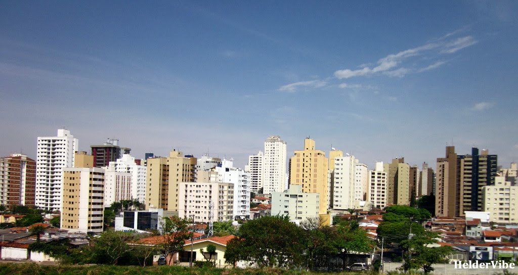 Campinas - Cambui visto da rua Ary Barroso by helder costa