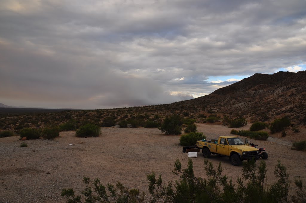 Lower 40 on the CA Aqueduct, Labor Day 2011 by stvvs