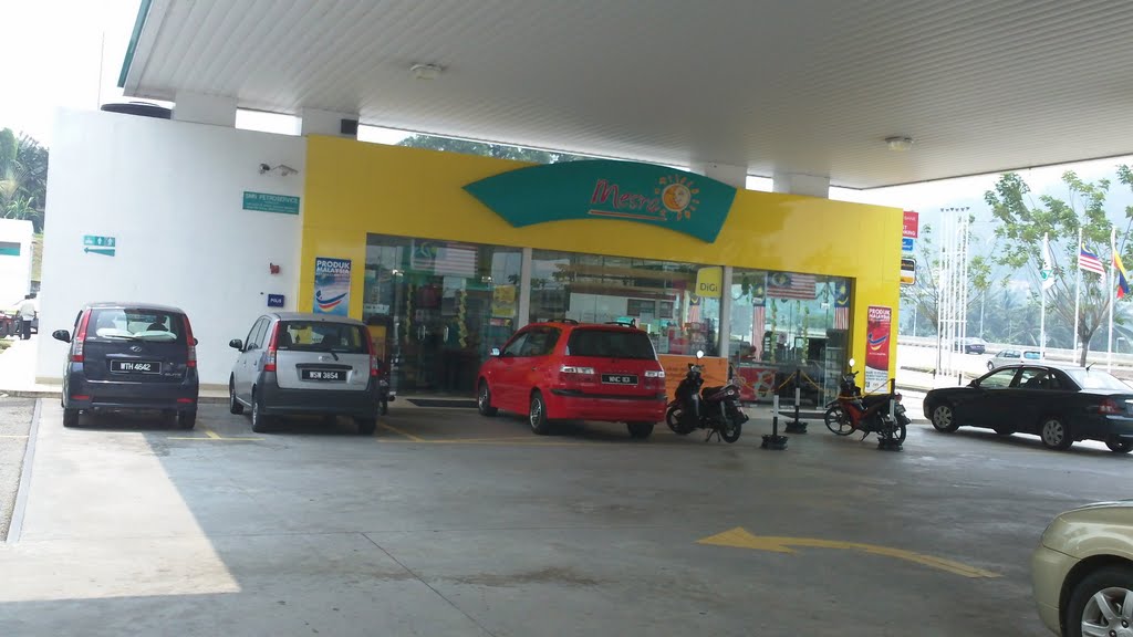 Petronas Petrol & Gas Station, Wangsa Melawati by asanov