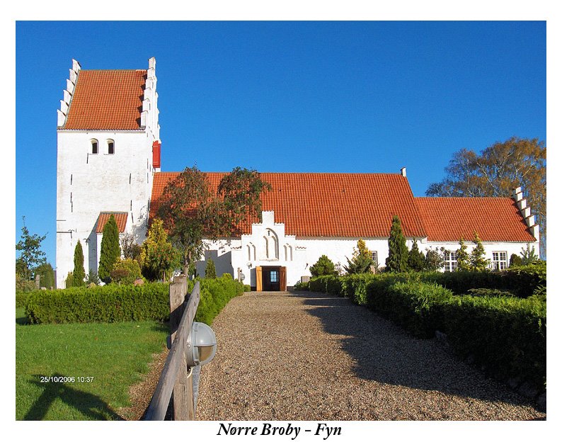 Nørre Broby kirke - Fåborg/Midtfyn by Claude David