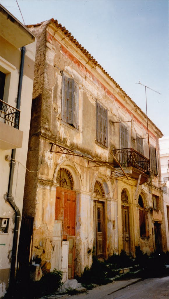 PIRGOS ILIAS OLD TRADITIONAL HOUSE by GEORGE ACHOLOS