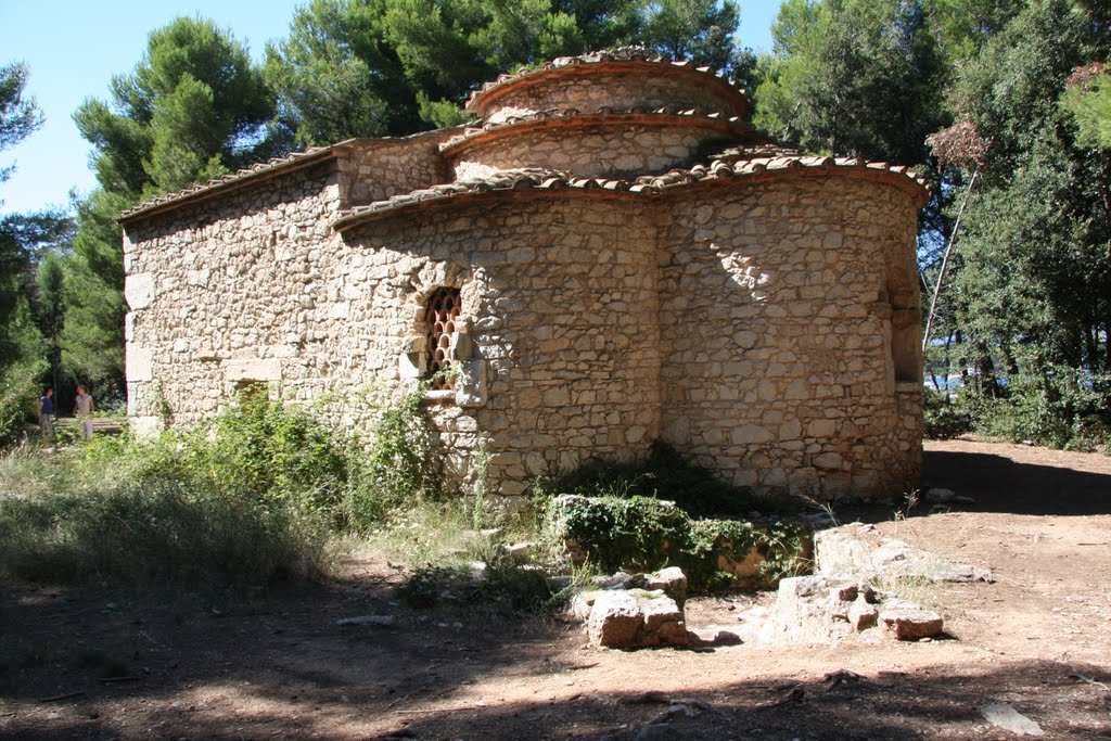 Small church on Ile Saint Honorat - August 2011 by FlyToChina