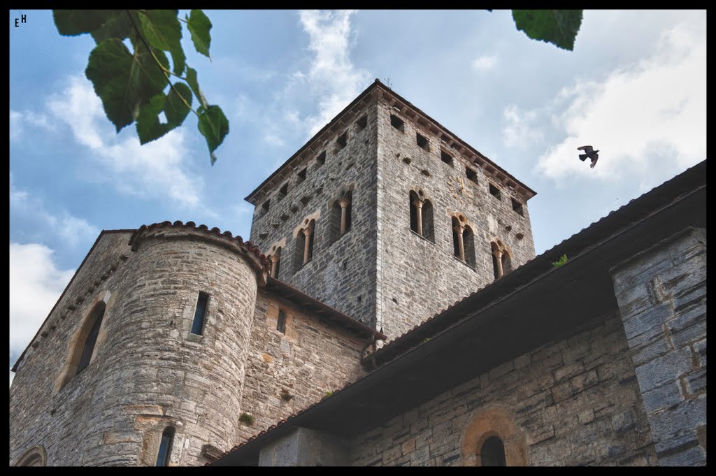 Sauveterre de Béarn by Emmanuel HINCELIN