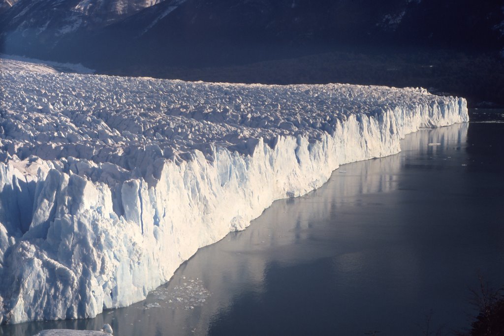 Argentina - El Glaciar Perito Moreno by Dimitris Tragkas