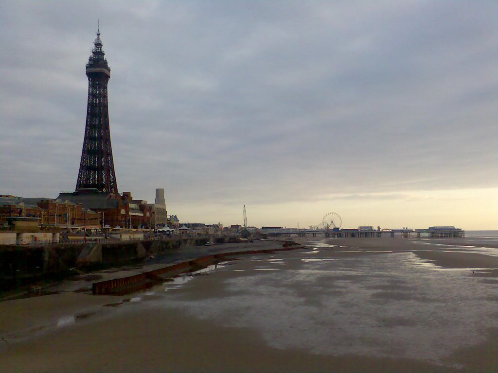 Blackpool - North Pier by benjyt