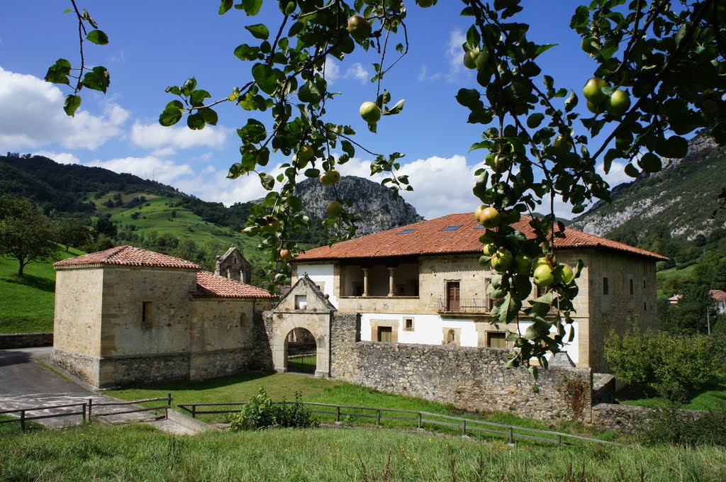 Palacio de los Pérez de Bulnes o de Cernuda (2) by La Casa del Chiflón (Bulnes)