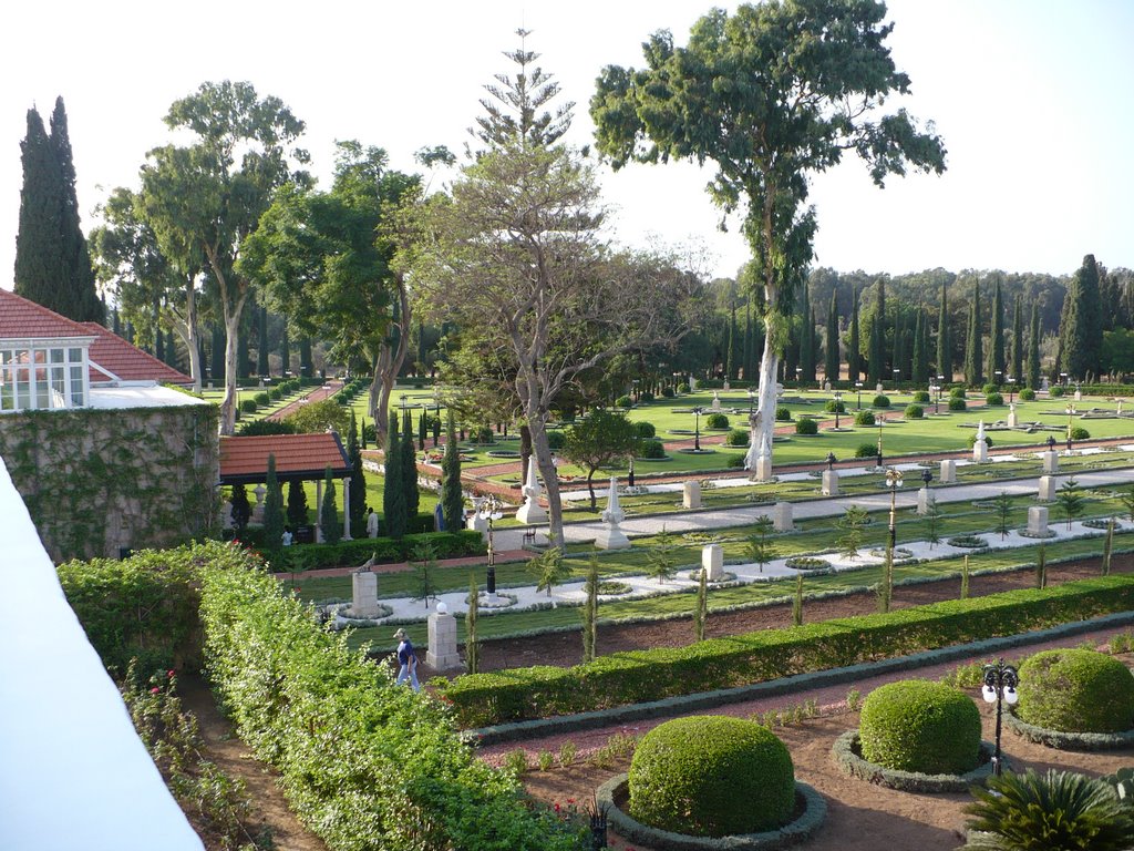 Baha'i Shrine and gardens at Bahji, Israel by gregw9