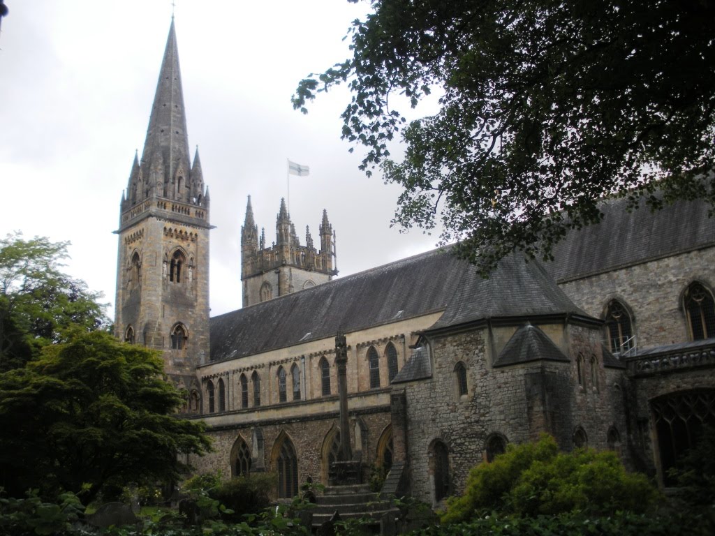 Cardiff, Llandaff Cathedral by Dinamisss