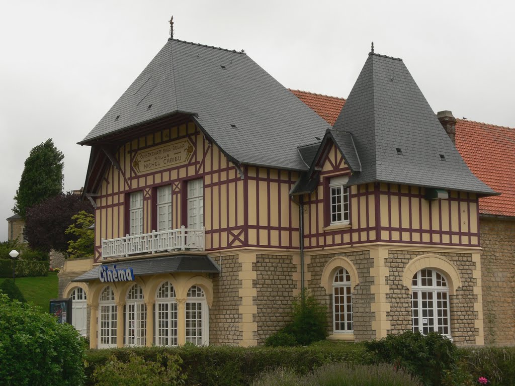 Ouistreham (Calvados) by Naru Kenji