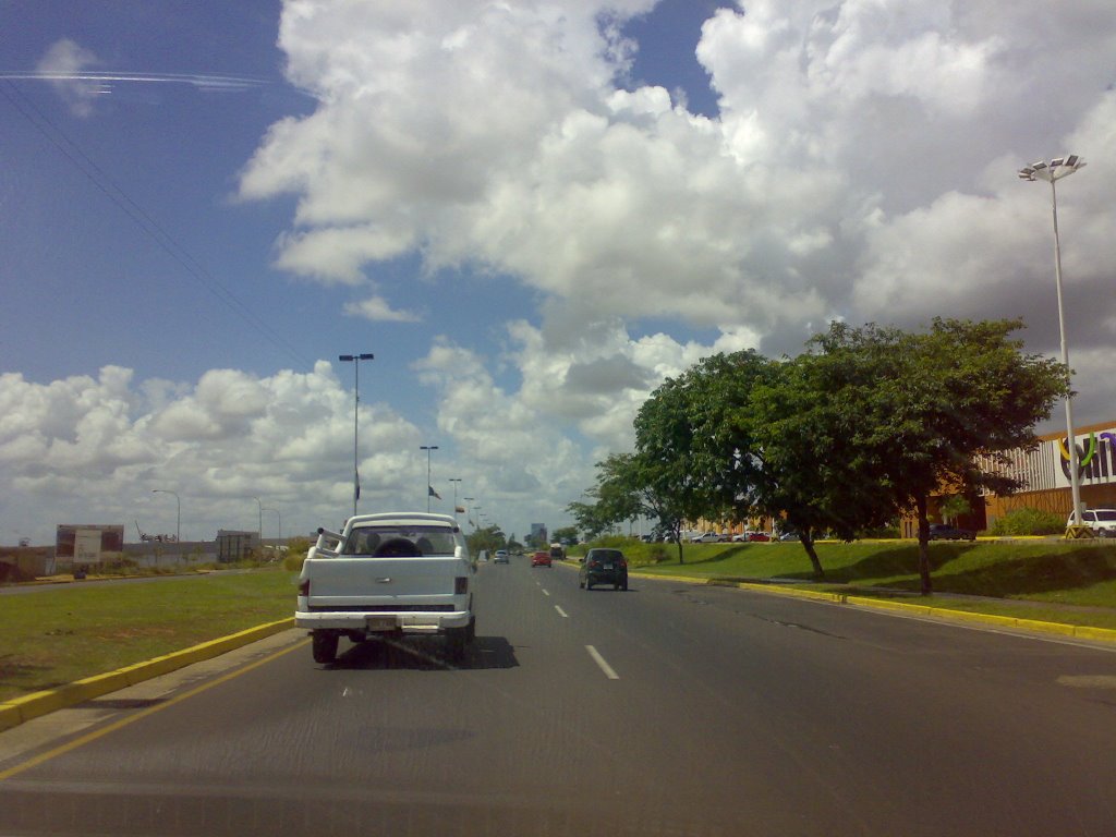 Avenida Guayana by Urbe Noticias