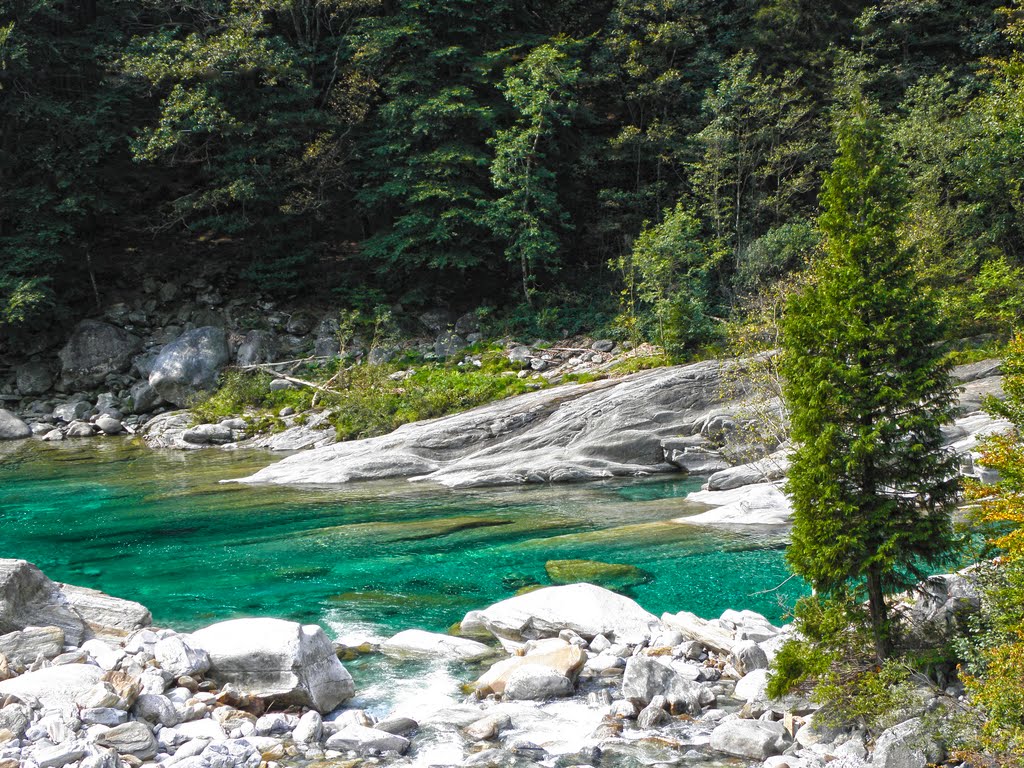 Fiume Verzasca Val Verzasca by Maszande 