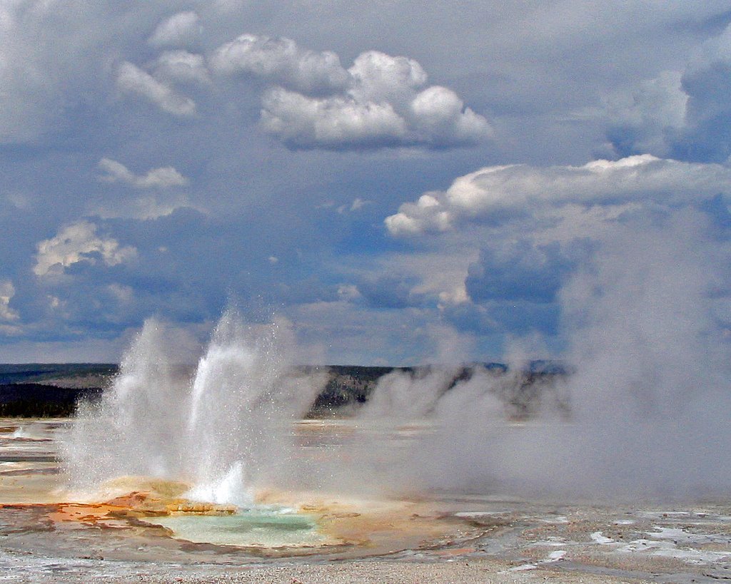 Clepsydra Geyser, Lower Geyser Basin, Yellowstone National Park by zaniac