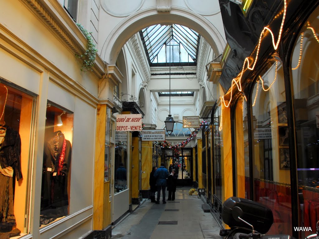 THEATRE DES VARIETES, Passage des Panoramas, PARIS /　パリのアーケード商店街「パサージュ・パノラマ」 by mandegan