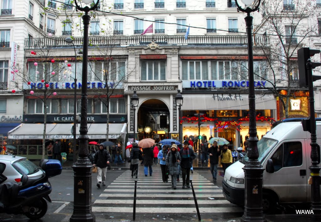 HOTEL RONCERAY, Passage Jouffroy, PARIS /　パリのアーケード商店街「パッサージュ・ジュフロワ」 by mandegan