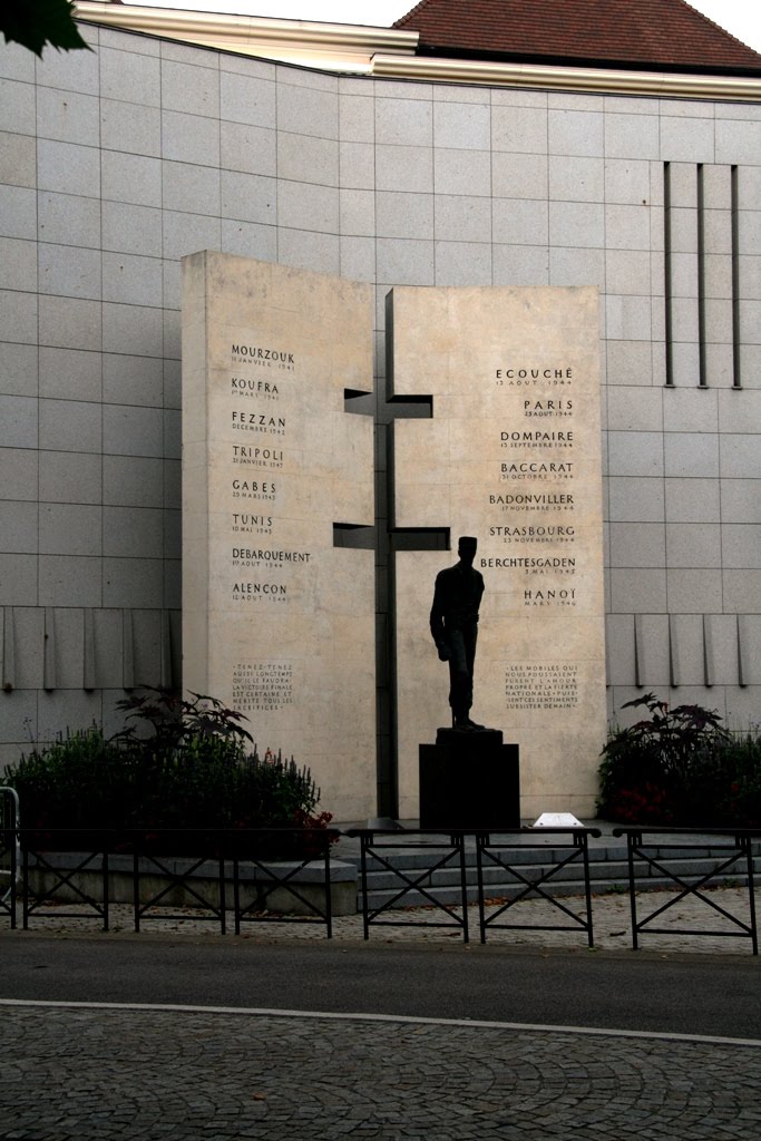 Alençon Memorial by Gary Peak