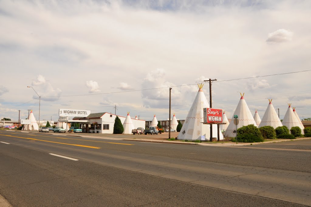 Holbrook; Wigwam Motel by Phil Nieto