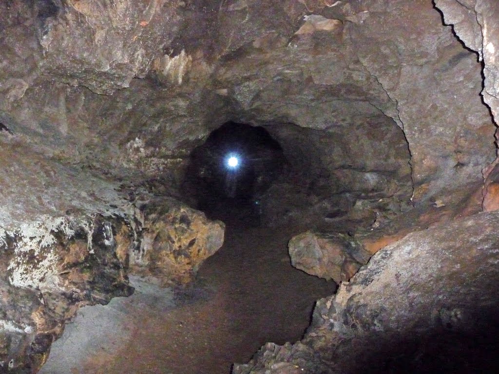 Zlatno - Márnikova jaskyňa cave (760 m above sea level; 450 m length) by Jan Madaras