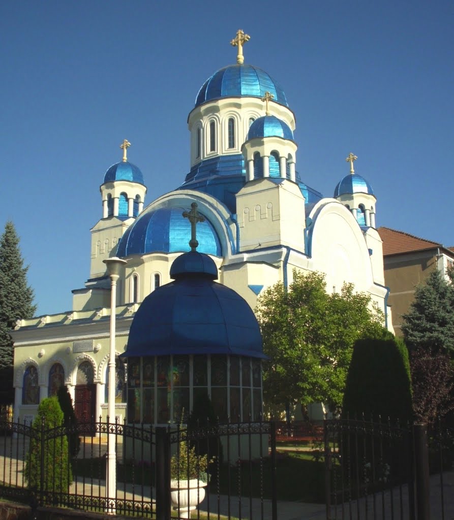 Oradea - Biserica Ortodoxă ''Sf. Acoperământ al Maicii Domnului'' (cartier Rogerius) by danger.mouse